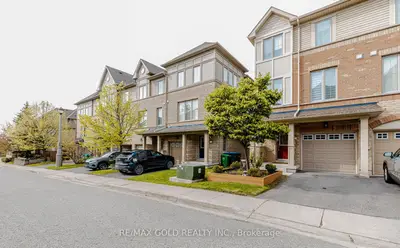 Condo Townhouse in Brampton