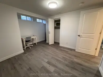 Att/Row/Townhouse in Mississauga
