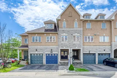 Att/Row/Townhouse in Mississauga