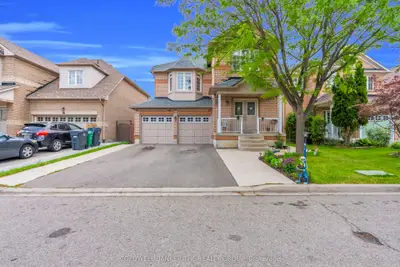 97 Masters Green Crescent, Brampton, On L7a 3k3