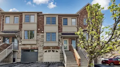 435 English Rose Lane 14, Oakville, On L6h 7s9