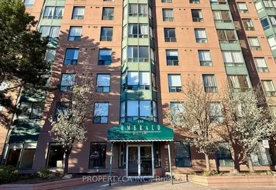 Condo Apartment in Mississauga