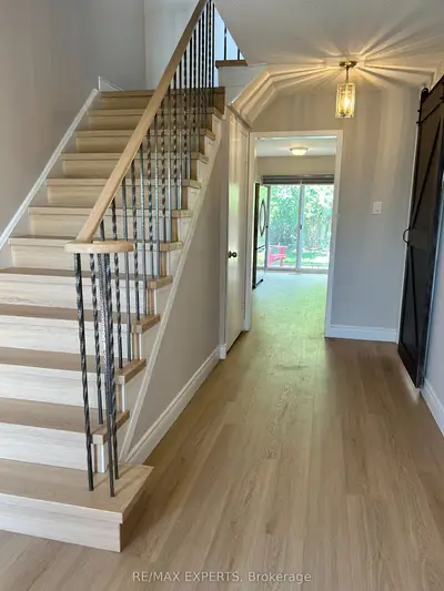 146 Dumfries Avenue, Brampton, On L6z 2w9
