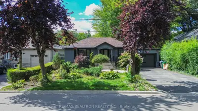 1480 Kenmuir Avenue, Mississauga, On L5g 4b5