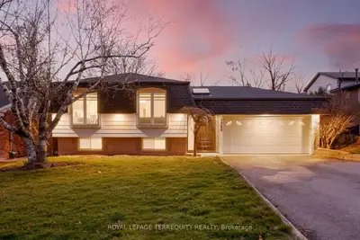 Detached in Oakville