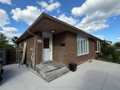 135 Bonham Boulevard Upper, Mississauga, On L5m 1c8