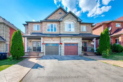 Shared Room in Brampton