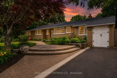 Detached in Burlington