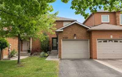 Att/Row/Townhouse in Mississauga