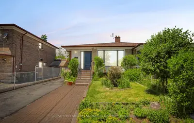 109 Elnathan Crescent, Toronto, On M9l 2g2