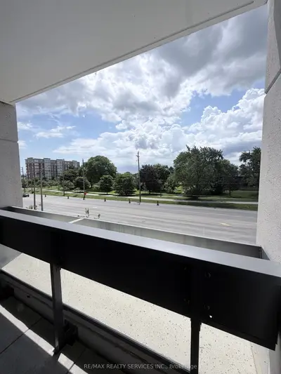 4010 Eglinton Avenue W 222, Toronto, On M9a 0g5