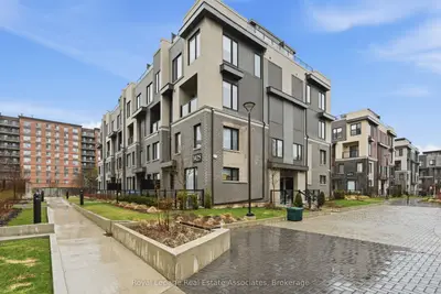 Condo Townhouse in Mississauga