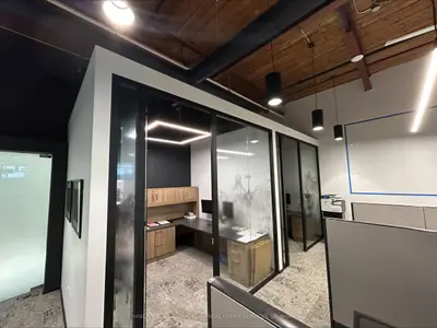 90 Wingold Avenue 2, Toronto, On M6b 1p5