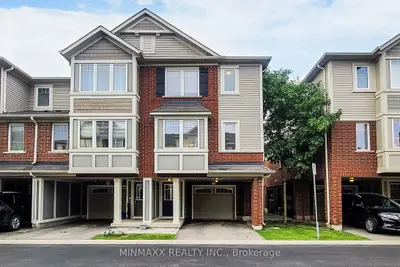 Att/Row/Townhouse in Milton