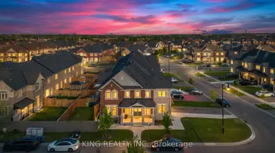 Att/Row/Townhouse in Brampton