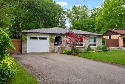 Detached in Burlington