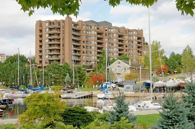 Condo Apartment in Oakville