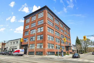 Condo Apartment in Toronto