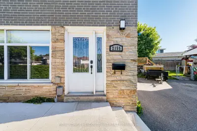 2155 Pashak Court, Mississauga, On L5a 1h8