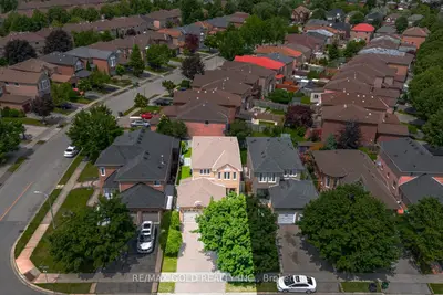 143 Royal Orchard Drive, Brampton, On L6x 4k6