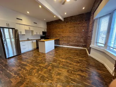 Store W Apt/Office in Toronto