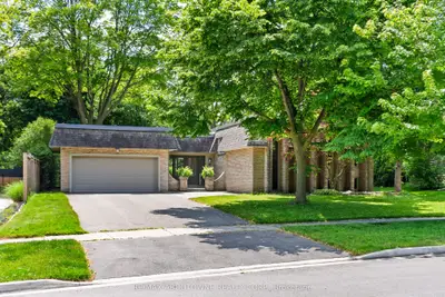 Detached in Oakville