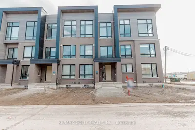 Att/Row/Townhouse in Oakville