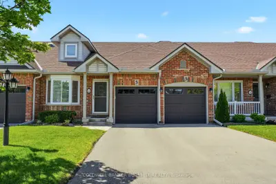 Condo Townhouse in Burlington