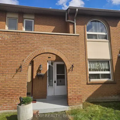 Condo Townhouse in Mississauga