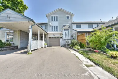 Att/Row/Townhouse in Brampton