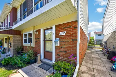 2252 Upper Middle Road 1, Burlington, On L7p 2z9