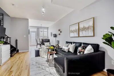 Att/Row/Townhouse in Brampton