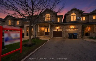 Att/Row/Townhouse in Brampton