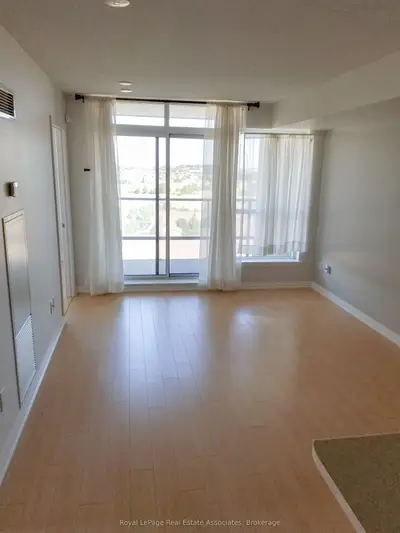 Condo Apartment in Mississauga