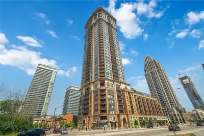 Condo Apartment in Mississauga