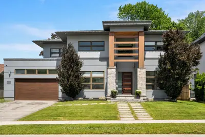 Detached in Oakville