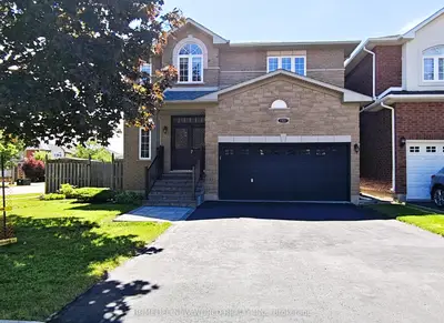 Detached in Oakville