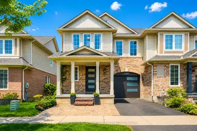Att/Row/Townhouse in Oakville