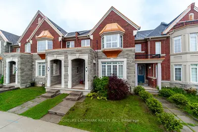 Att/Row/Townhouse in Oakville