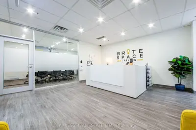 30 Eglinton Avenue W 400, Mississauga, On L5r 3e7