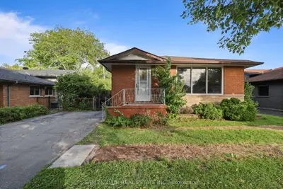 Detached in Burlington