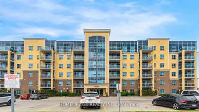 Condo Apartment in Milton