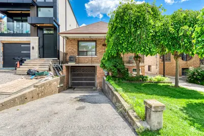49 Montcalm Avenue, Toronto, On M6e 4n8