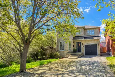 Detached in Oakville