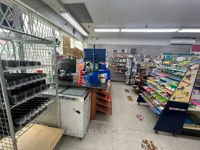 1116 Wilson Avenue, Toronto, On M3m 1g0