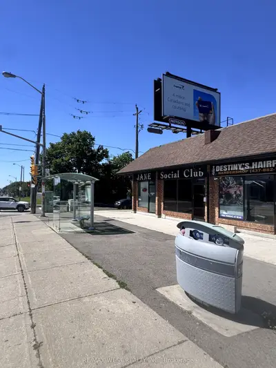 2724 Jane Street, Toronto, On M3l 2n1