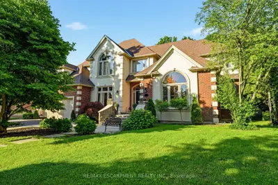 Detached in Burlington