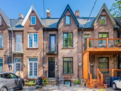 Duplex in Toronto