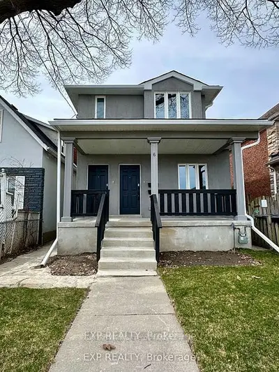 Duplex in Toronto