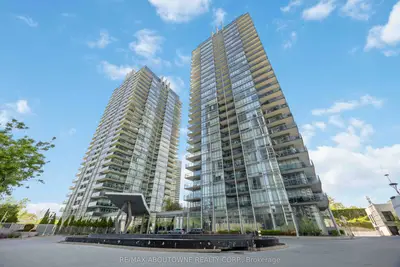 Condo Apartment in Toronto